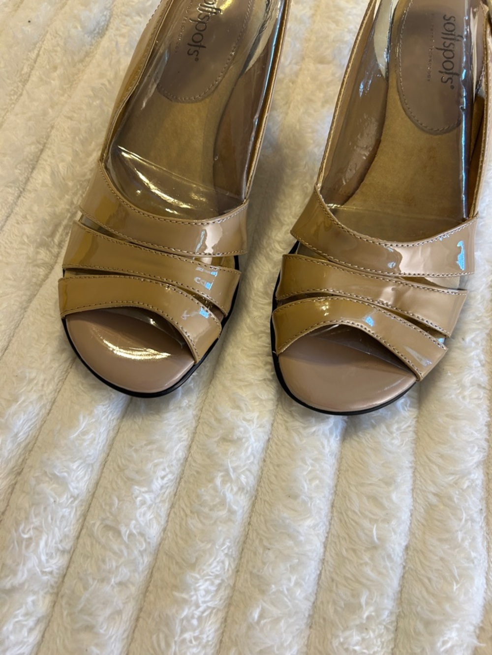 Softspots Neima Beige Patent Slingback Peep-Toe Heels NWT - Picture 3 of 14